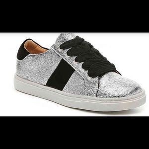 Dolce Vita ZANNA size 3 youth sneaker